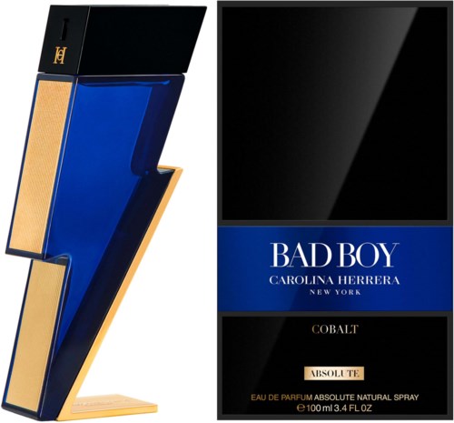 En parfymflaska i form av en blixt, med svart och blå färg, och en låda märkt 'Bad Boy' av Carolina Herrera.