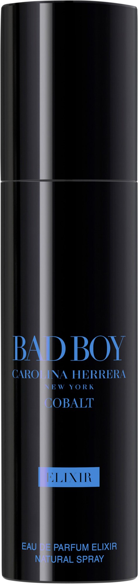 En lang svart sylindrisk flaske med blå tekst som sier 'BAD BOY' og 'CAROLINA HERRERA' på den.