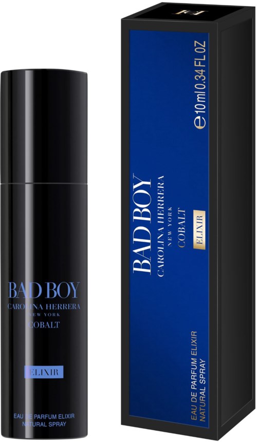 En svart flaske og en blå eske viser ordene 'Bad Boy' og 'Carolina Herrera' parfyme detaljer.