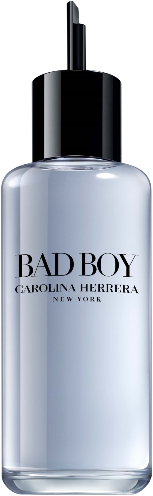 Een doorzichtige glazen sprayfles met zwarte dop, labeled 'BAD BOY CAROLINA HERRERA'.