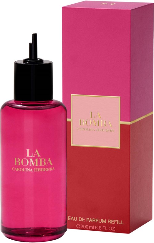 Rosa parfymflaska märkt 'La Bomba' av Carolina Herrera bredvid matchande förpackning.