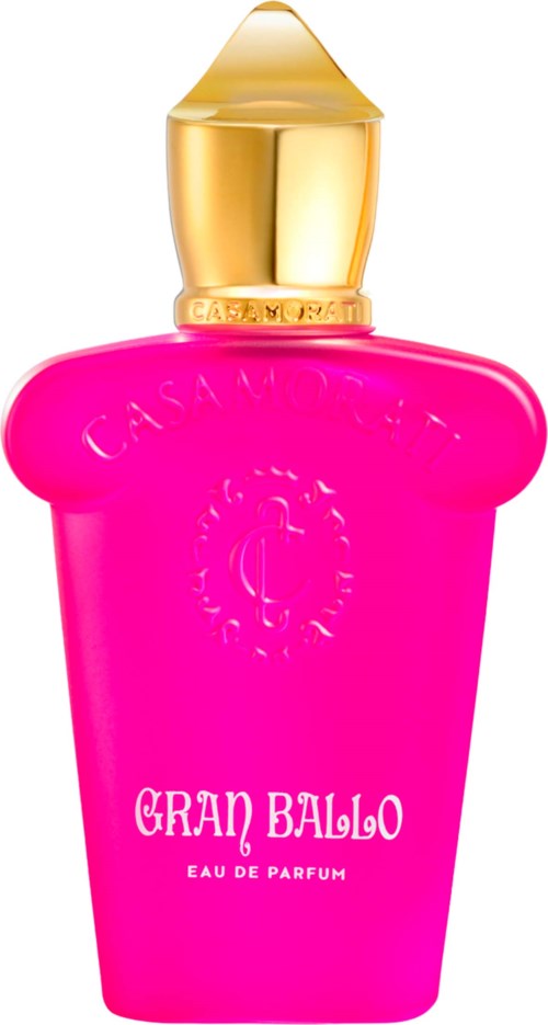 Felroze parfumbottel met gouden dop en gegraveerde tekst, lijkt op een luxe parfumfles.