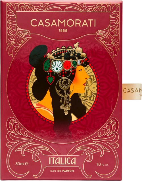 Rødt emballasje med en kvinne som har utsmykket smykker og tradisjonell hodeplagg, merke Casamorati, duft Italica.