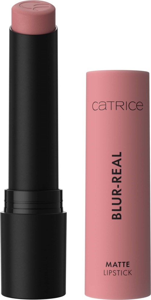 Een roze matte lippenstift met een zwarte houder en bijpassend roze deksel. Het merknaam Catrice en productnaam Blur-Real staan op de huls.