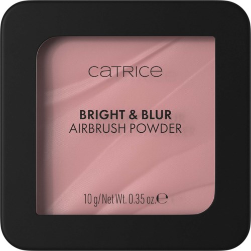 Vaaleanpunainen meikkipuuteri mustassa neliönmäisessä astiassa, jossa on läpinäkyvä ikkuna, merkinnällä "Catrice Bright & Blur Airbrush Powder."
