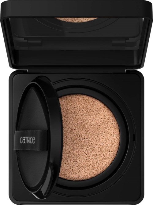 Catrice kompaktsøkepudder med svart lomme og beige svamp inni.