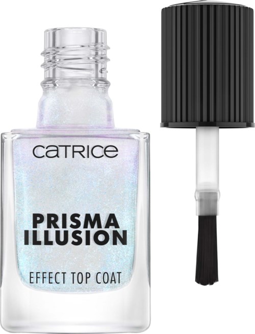 Een doorzichtige nagellakfles met een zwart deksel en een kwastje erin. Het is gelabeld "Catrice Prisma Illusion."