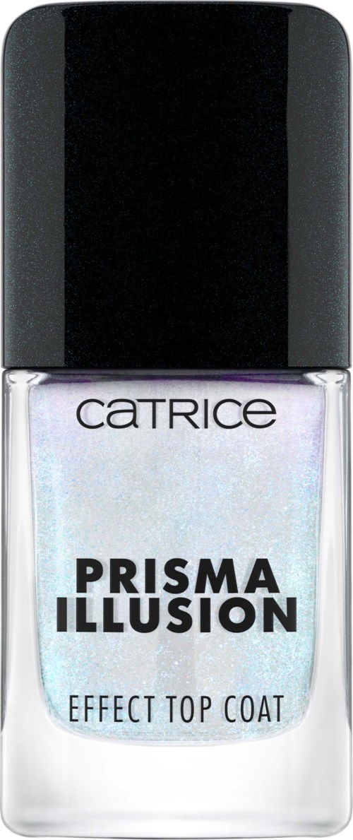 Een nagellakfles met zwarte dop, label Catrice Prisma Illusion, Effect Top Coat, met een glanzend, iriserend uiterlijk.