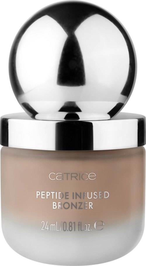 En beige burk med ett glänsande silverlock, märkt Catrice Peptide Infused Bronzer, 24 ml.