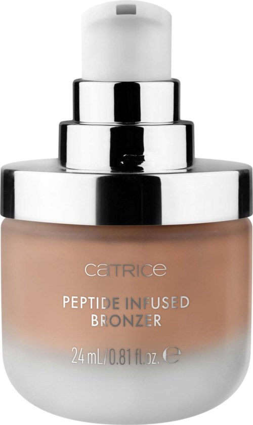 Det här är en flaska av Catrice Peptide Infused Bronzer med en vit och silver pump och en persikofärgad vätska.