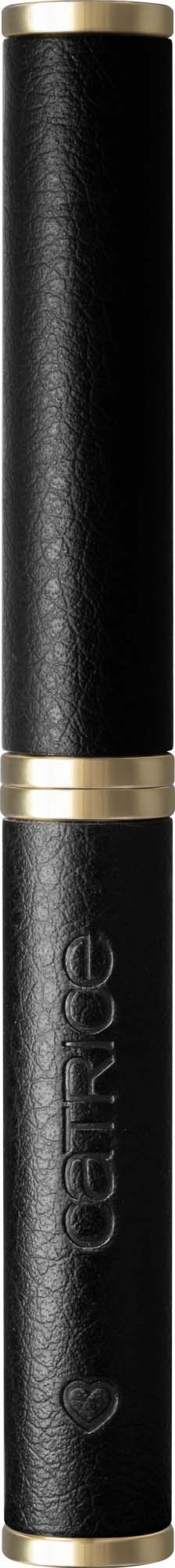 Een zwarte lippenstift met gouden accenten, rechtopstaand en in het midden op een zwarte achtergrond.