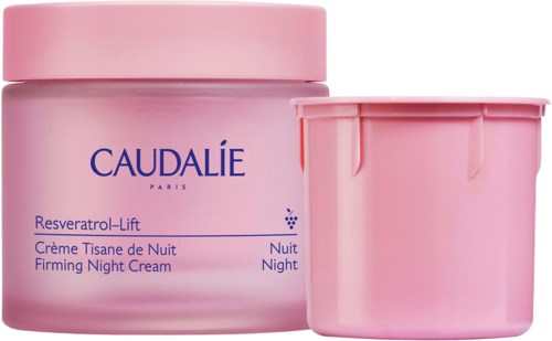 Vaaleanpunainen lasi ja säilytin Caudalie:n yökermille, nimeltä Resveratrol-Lift kiinteyttämiseksi yöllä.