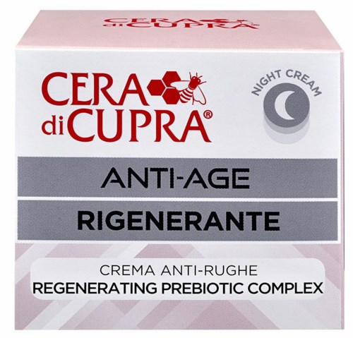 En box nattkräm märkt 'Cera di Cupra Anti-Age Regenerating Prebiotic Complex' med en honungsbi-logotyp.