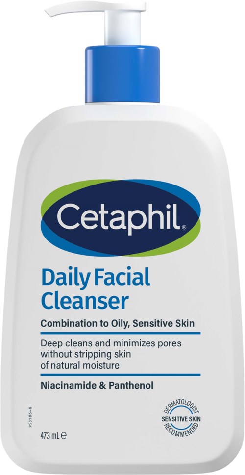 Een witte fles met een blauwe pomp bevat Cetaphil Daily Facial Cleanser voor gevoelige huid. Het reinigt dieper en verkleint poriën.
