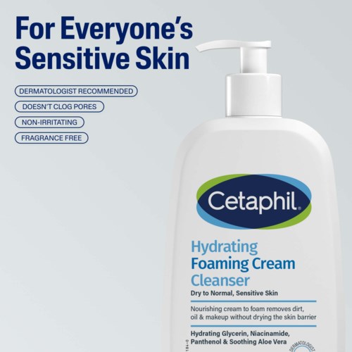 Een witte fles met pomp toont Cetaphil Hydrating Foaming Cream Cleanser voor gevoelige huid, met voordelen opgesomd.