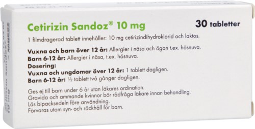 Förpackning med Cetirizin Sandoz 10 mg tabletter för allergibehandling, för vuxna och barn över 12 år. Innehåller 30 tabletter.
