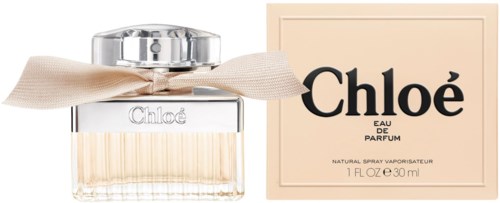 Een parfumfles met een beige strik en bijpassend doosje, beide gemerkt 'Chloé Eau de Parfum', 30ml.