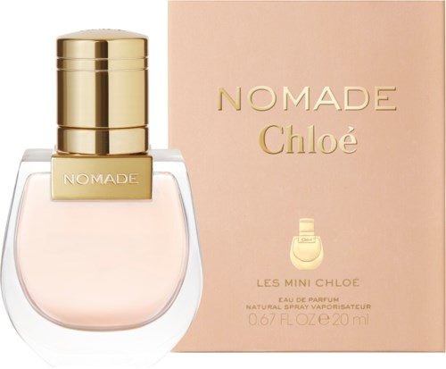 En parfyllfärd med guldlock och en rosa box märkt 'Nomade Chloé' och 'Les Mini Chloé' i eleganta bokstäver.