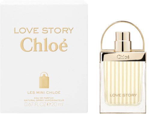 En parfymförpackning och flaska märkt "Love Story Chloé" med guldfärgad accent och enkel design.