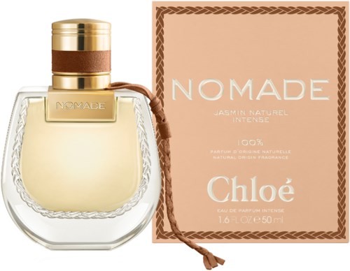 Een parfumfles en doos met de merknaam Chloé, jasmijngeur, goud, bruin en beige kleuren.