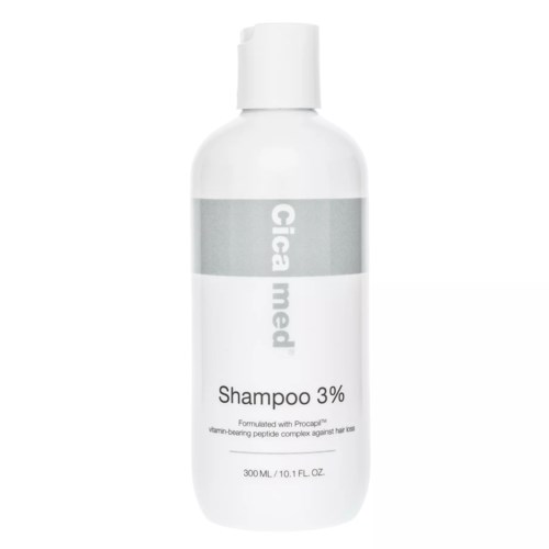 Eine weiße Flasche mit grauem Etikett für Shampoo, beschriftet "Cica med" und "Shampoo 3%."