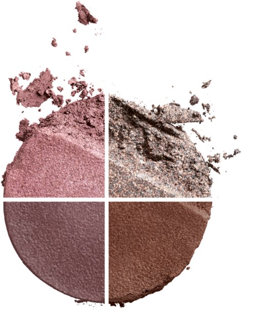 En krossad ögonskugga i fyra nyanser: rosa, silver, mörklila och brunt, med puder spritt runt.