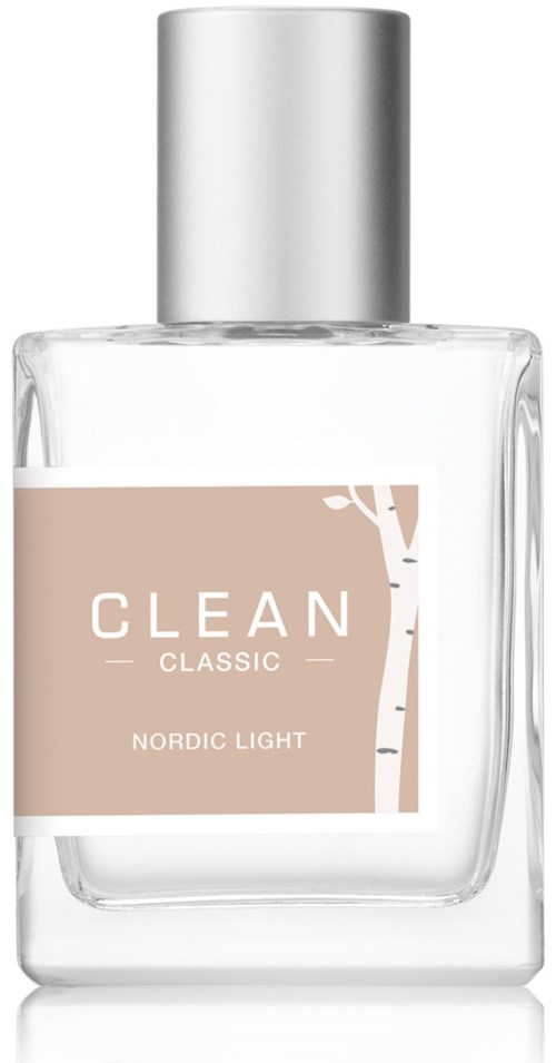 En klar glasflaska med silverlock, märkt 'CLEAN CLASSIC NORDIC LIGHT' på beige bakgrund.