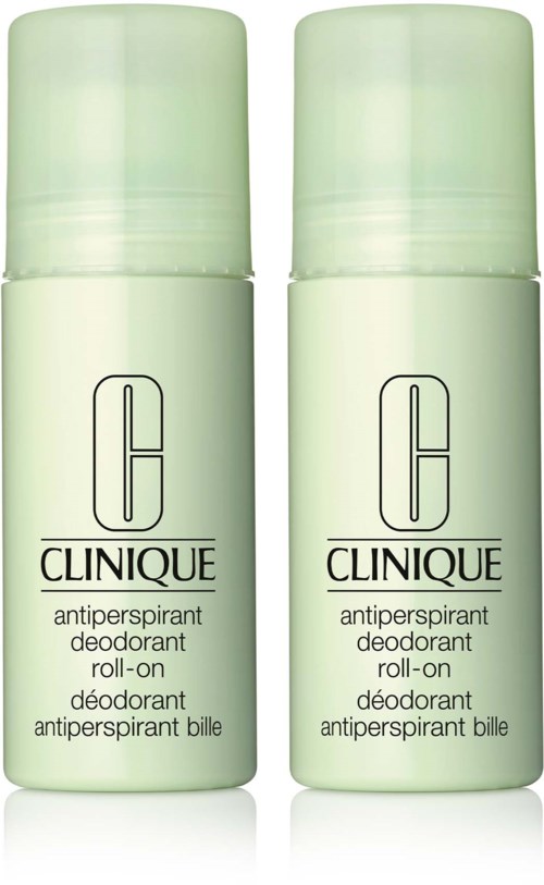 Två ljusgröna Clinique antiperspirantdeodorant roll-ons med vita lock, sida vid sida.