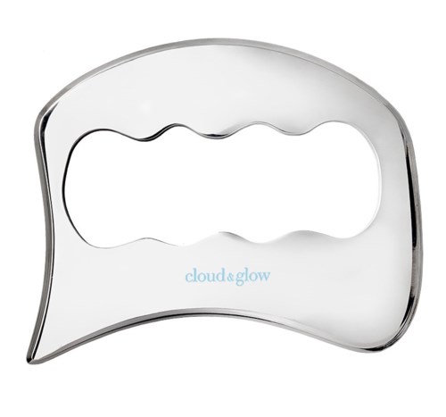 Een metalen gereedschap met handvat en een gebogen, open vorm, met de tekst 'cloud & glow'.