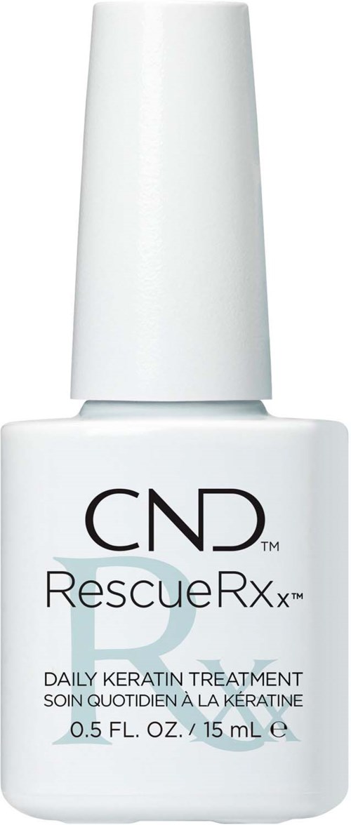 Een witte nagellakfles met zwarte en blauwe tekst, gelabeld 'CND Rescue RXX Daily Keratin Treatment'.