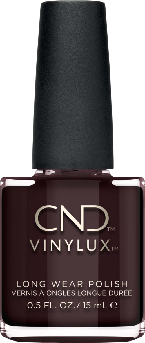 Eine dunkelrote Nagellackflasche mit schwarzem Deckel und weißen Text, gekennzeichnet als CND VINYLUX LONG WEAR POLISH.