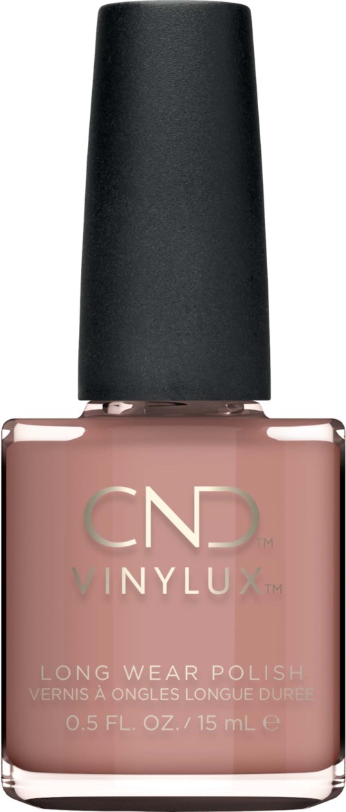 Eine hellrosa Nagellackflasche mit schwarzem Deckel, beschriftet 'CND VINYLUX', für langanhaltende Anwendung.