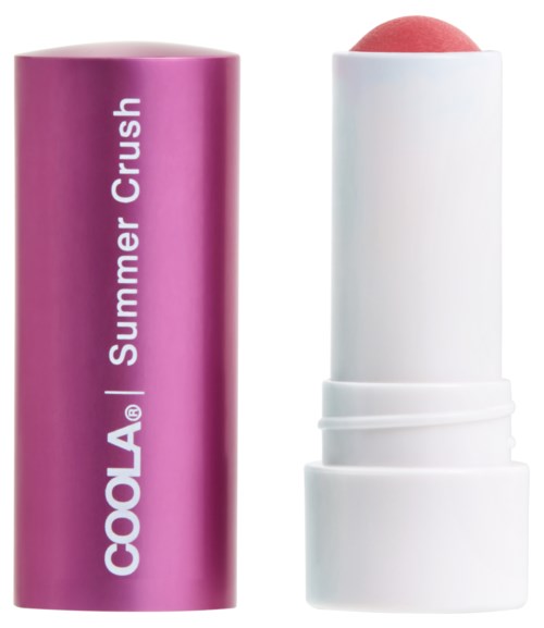 En rosa tube merket 'COOLAA Summer Crush' med hvit topper, viser en rosa blush eller leppestift.