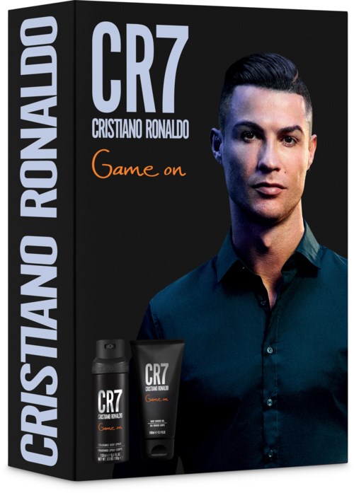 Verpackung mit Cristiano Ronaldo und CR7-Logo, Pflegeprodukte und Text 'game on'.