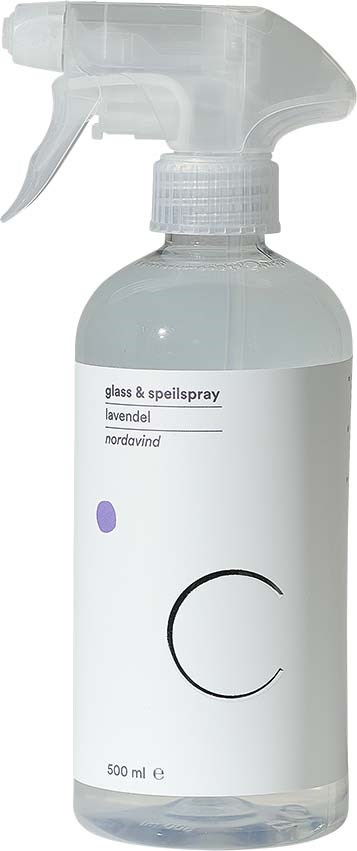 En sprayflaska märkt med lavendel doft för glas och speglar, med vit flaska och spraymunstycke.