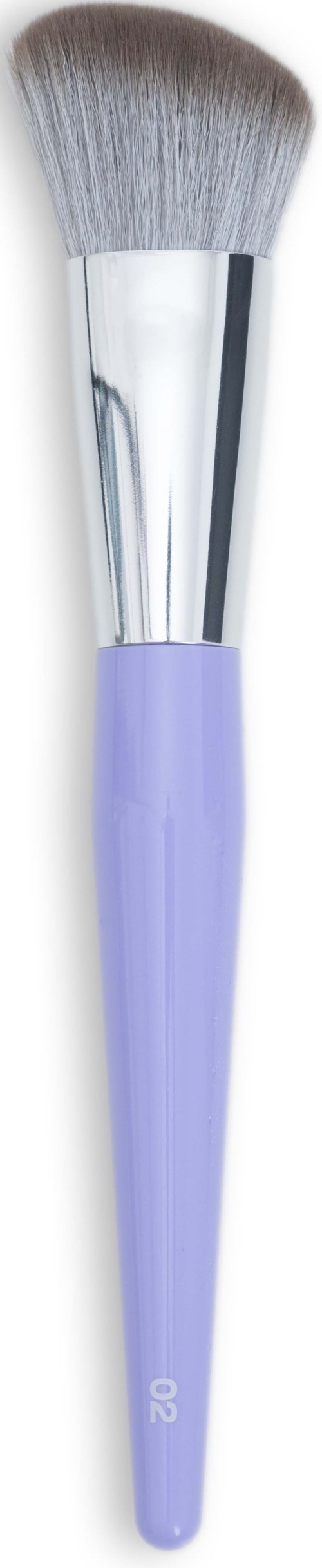 Make-up kwast met paars handvat en zilveren metalen deel, pluizige grijze en witte haren.