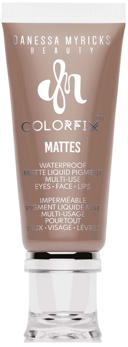 Een cosmeticataartje met 'Danessa Myrick's Beauty' en 'Colorfix Matte' voor waterbestendig, multi-use op ogen, gezicht en lippen.