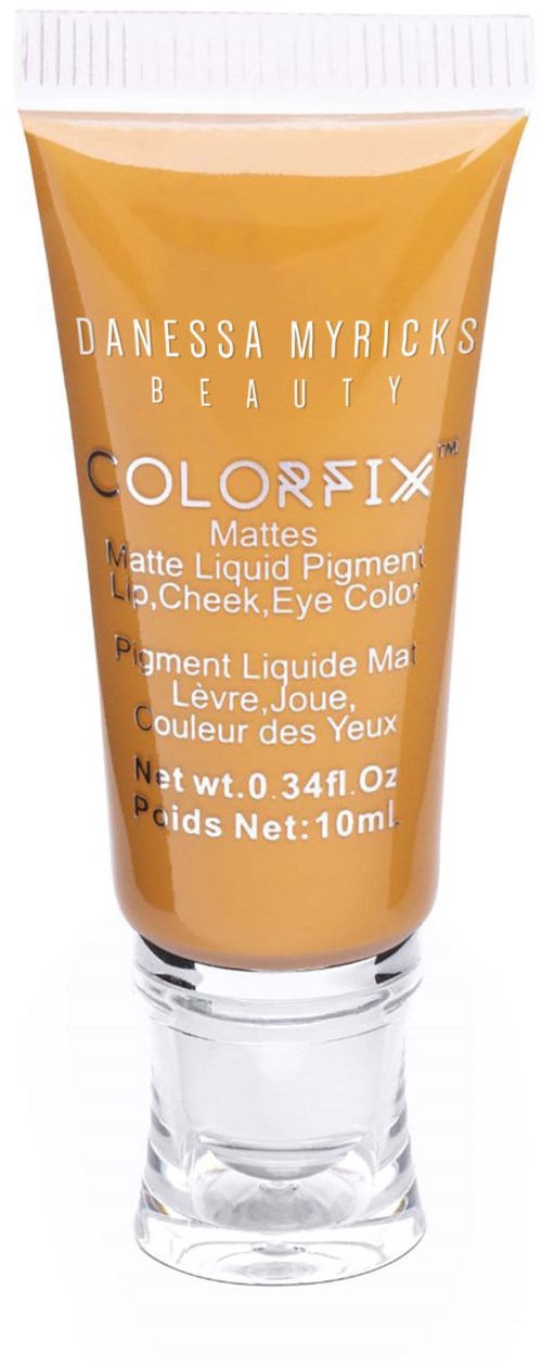 Make-uptube van Danessa Myricks Beauty ColorFix, geschikt voor ogen, wangen en lippen, bevat mat vloeibaar pigment.