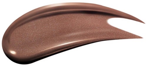 Een swatch van glanzende, bruin-beige make-up of crème met een gladde textuur en gebogen vorm.