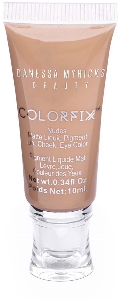Een beige tube vloeibare make-up met label Danessa Myricks Beauty ColorFix Nudes voor lippen, wangen en ogen.