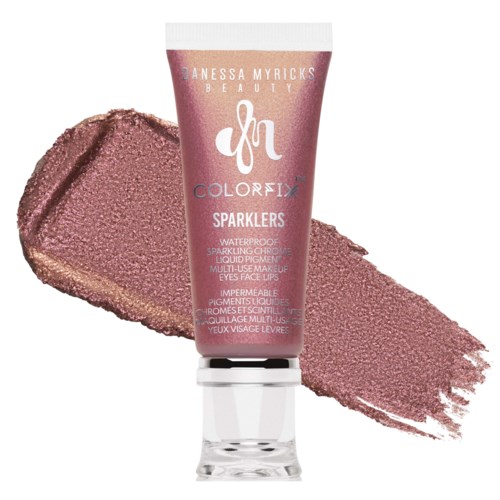 Een tube van Danessa Myricks Beauty Color Fix Sparklers met roze glittertextuur achter het.