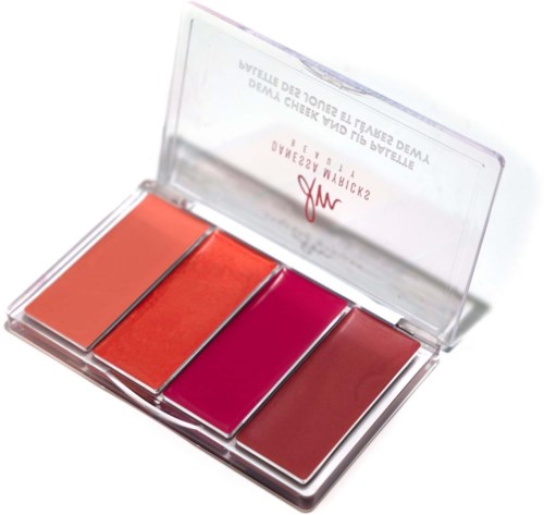Een make-up palette met vier lipsticks in oranje, koraal, roze en rood in een doorzichtige plastic doos.