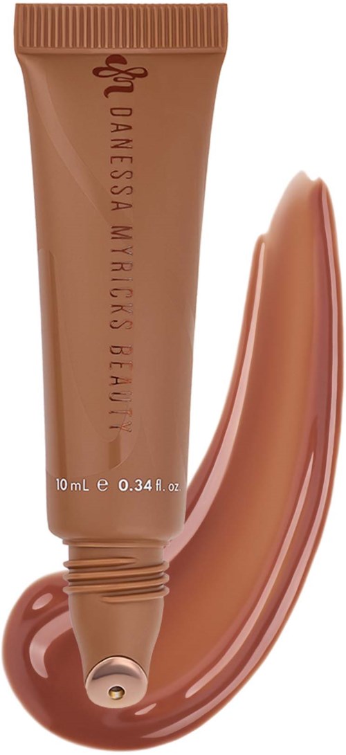 Kymmenen millilitraa meikkivoidetölkki ja sen vieressä vrhottu tuote beige sävyssä.