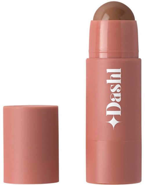 Een roze deodorantstick met deksel ernaast, met de merknaam "Dash" en een sterlogo.