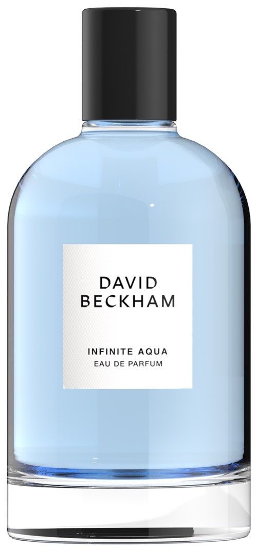 Een parfumfles met zwarte dop, gelabeld 'David Beckham Infinite Aqua', gevuld met lichtblauwe vloeistof.