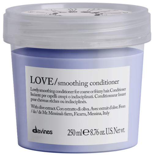 En lila burk med Davines Love-glattgörande balsam med olivextrakt, för grovt eller frissigt hår, 250 ml.