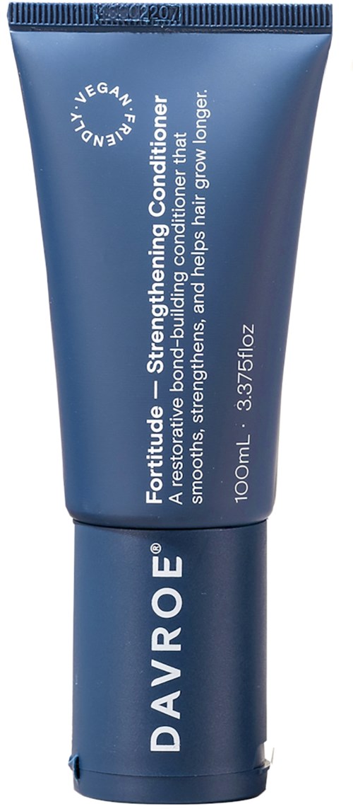 Eine blaue Tube Davroe Fortitude stärkender Conditioner mit weißem Text auf der Vorderseite.