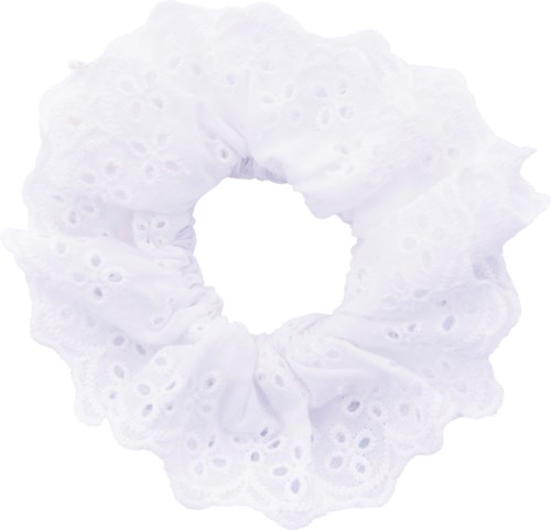 Vit tygscrunchie med hål, avsedd att hålla håret i en hästsvans.