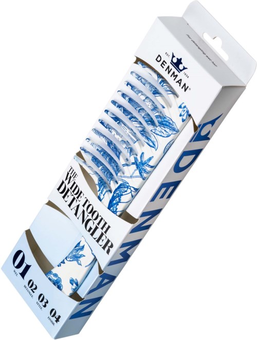 En förpackning med tandtråd med blå och vit design, visar produkten inuti genom ett genomskinligt fönster.