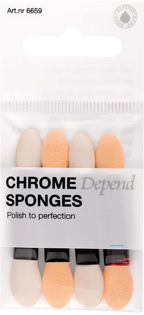Eine Packung enthält vier chromfarbene Make-up-Schwämme mit weichen, abgerundeten Formen für das Auftragen.